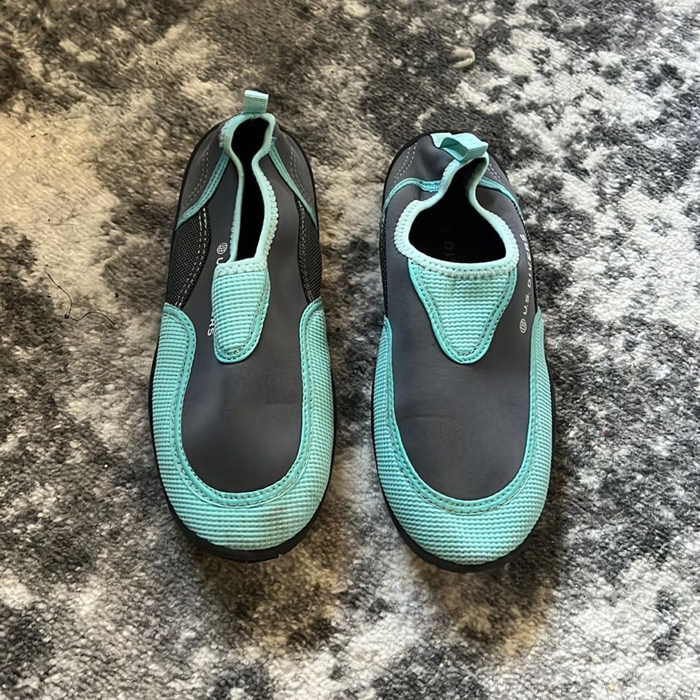 US Divers size nine shoes